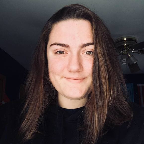 Meet your Posher, Sarah - Picture 1 of 1